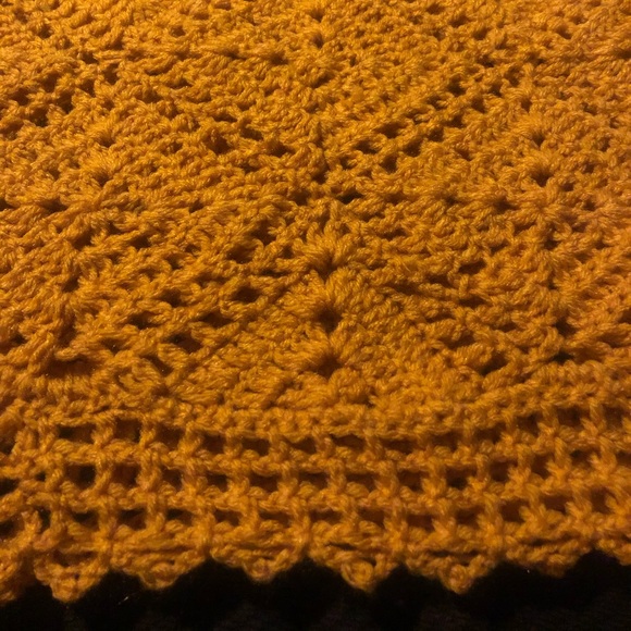 🖤 Crochet Crop Top. - Picture 3 of 5